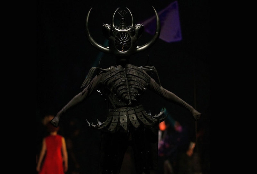 ¡No has visto esto antes! Las imágenes más extravagantes de la exposición "Wearable Art" ¡No has visto esto antes! Las imágenes más extravagantes de la exposición "Wearable Art"