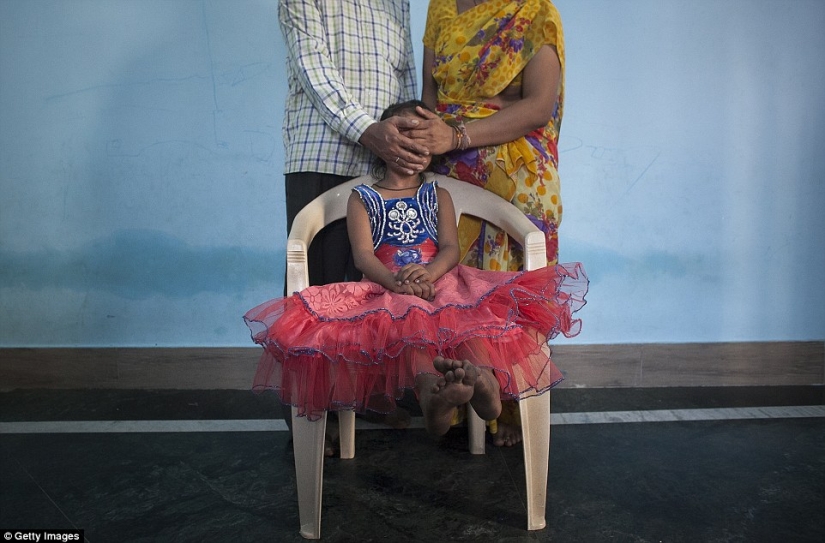 "No me queda nada": las historias de cinco niñas indias que sobrevivieron a la violencia