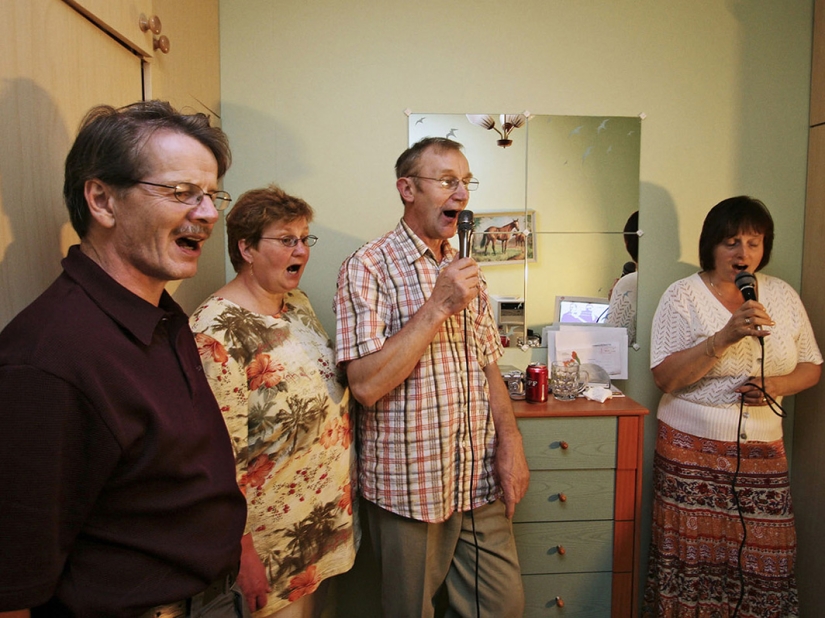 Nobody sings karaoke like shy Finns