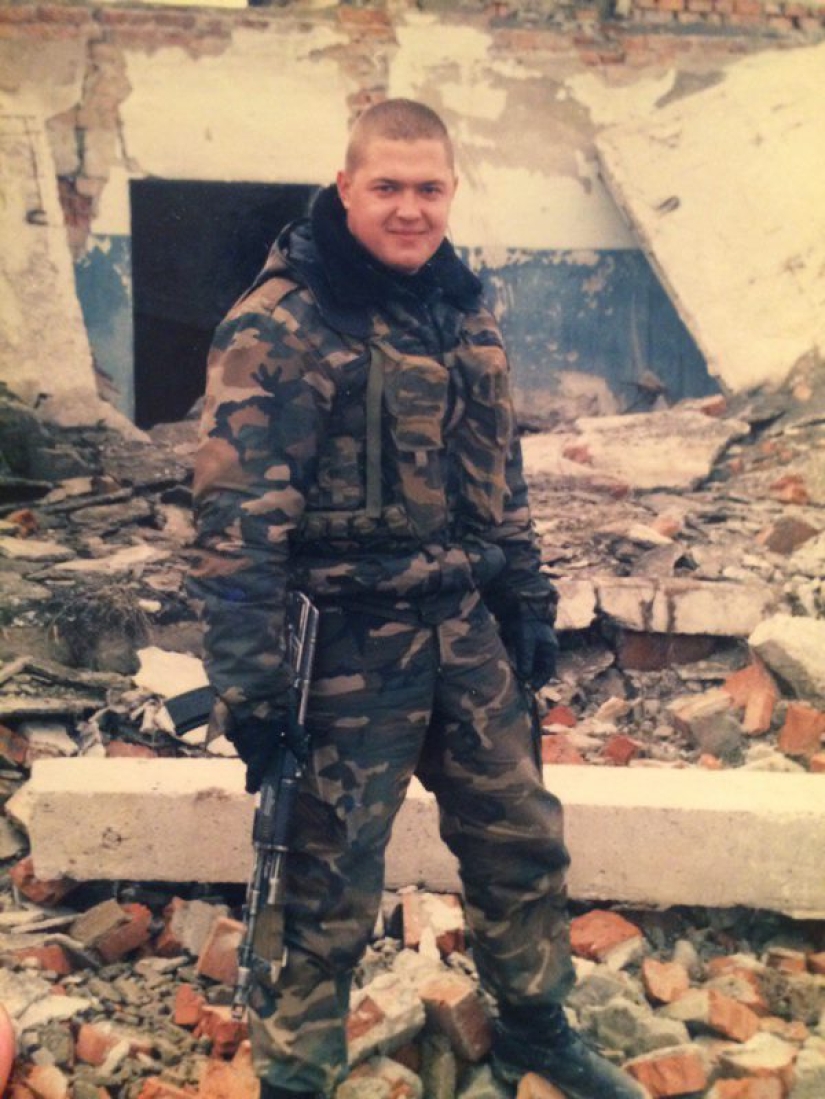 "¡ Nos estamos inscribiendo para un entrenamiento especial!"Un ex soldado de las fuerzas especiales de Krasnodar se convirtió en maestro de manicura "¡ Nos estamos inscribiendo para un entrenamiento especial!"Un ex soldado de las fuerzas especiales de Krasnodar se convirtió en maestro de manicura