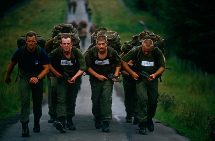 Not a weak sex: a woman for the first time brilliantly passed the hardest tests in the Parachute Regiment