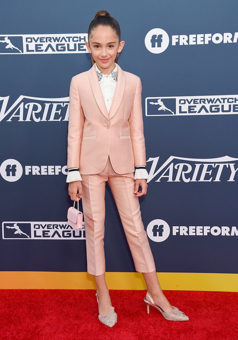 Not childish: very young stars who dress like adults