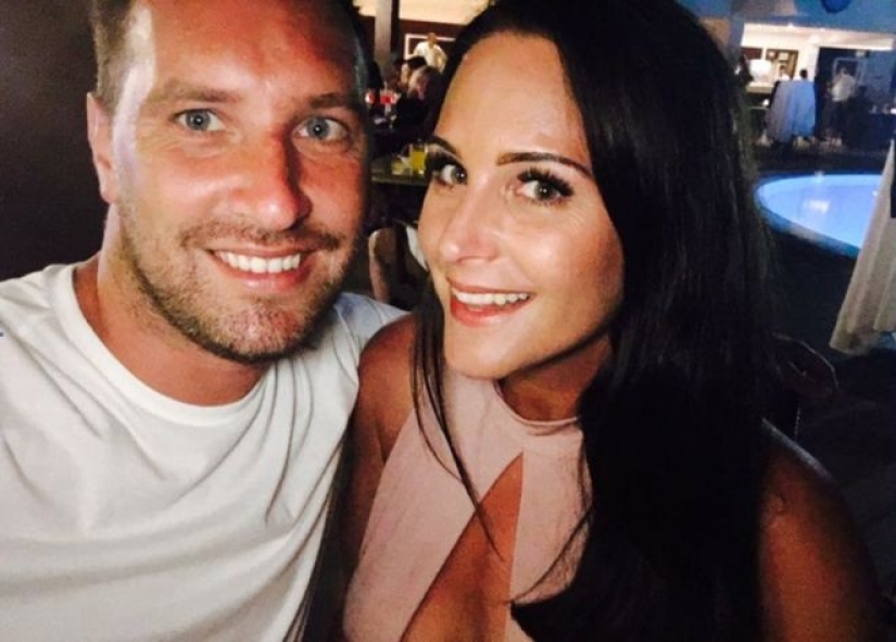 Not enough money for a wedding? The couple sold tickets to the celebration