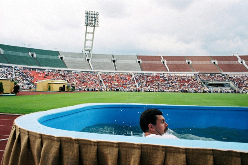 "Nothing special" or absurd photos