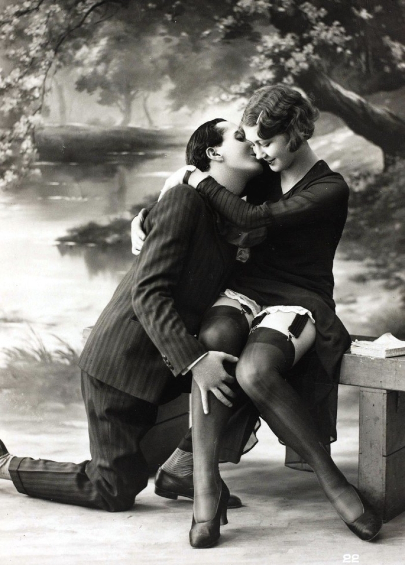 O times! O morals! What erotic postcards looked like in the 20s