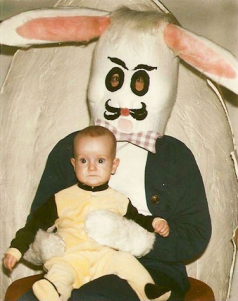 Old children's photos with Easter bunnies that make the hair stand on end