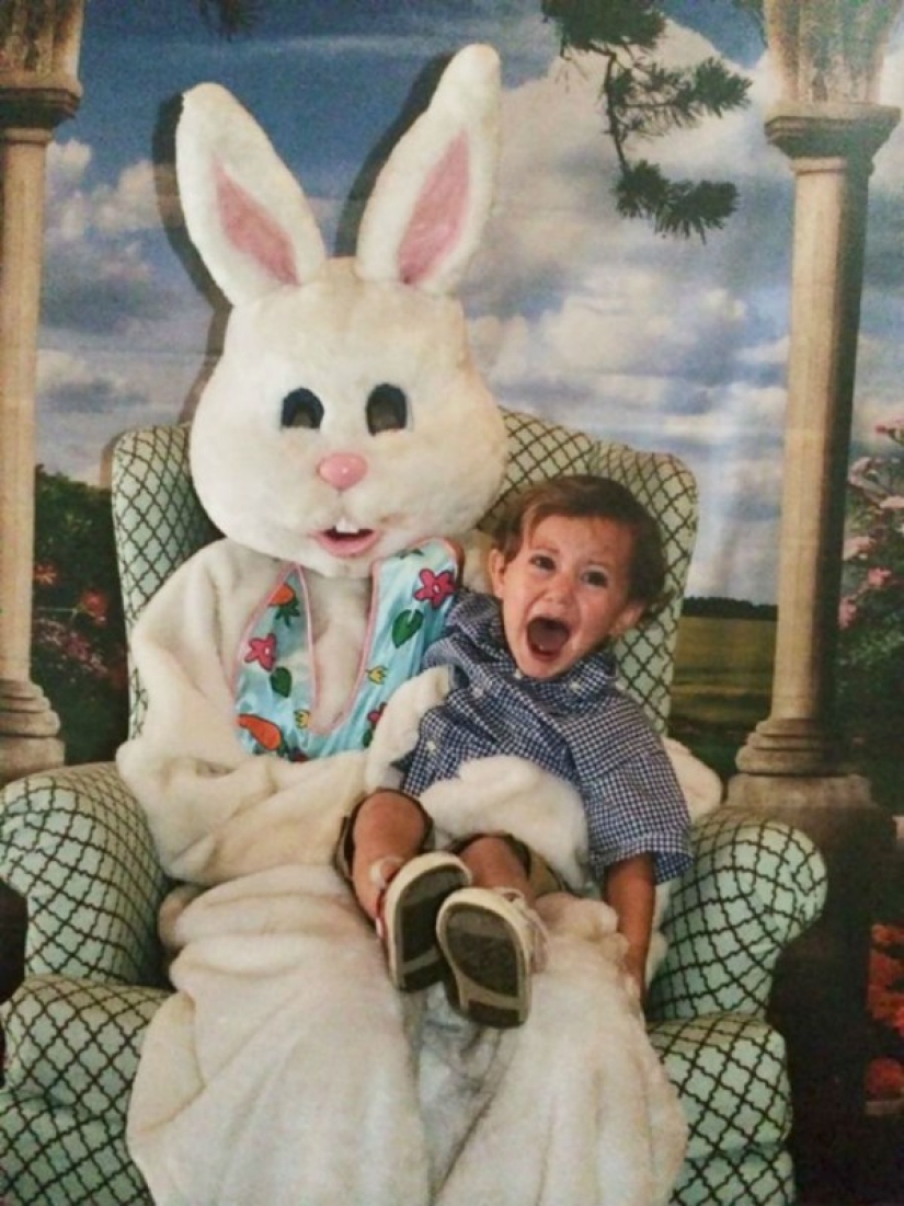 Old children's photos with Easter bunnies that make the hair stand on end