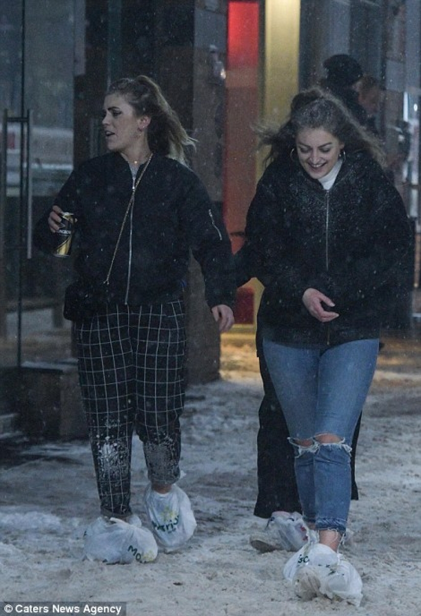 On stilettos through snow and wind: even the "Beast from the East" did not stop British women from wanting to get drunk on the weekend On stilettos through snow and wind: even the "Beast from the East" did not stop British women from wanting to get drunk on the weekend