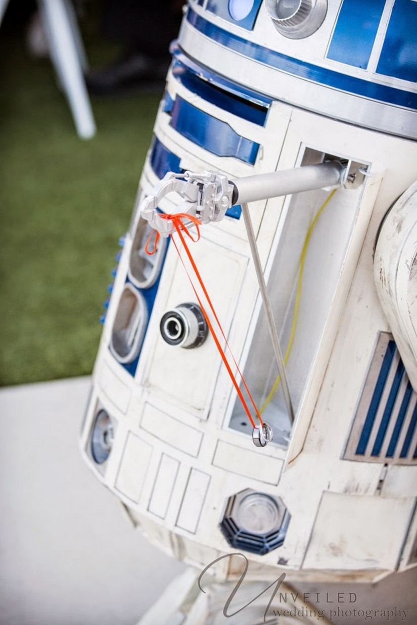 On the bright side: how was the wedding in the style of "Star Wars"