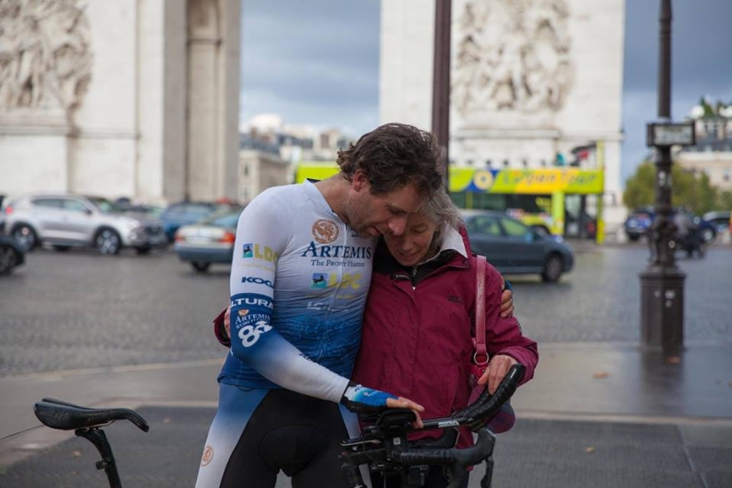 On two wheels around the world: cyclist sets world record in just 79 days On two wheels around the world: cyclist sets world record in just 79 days