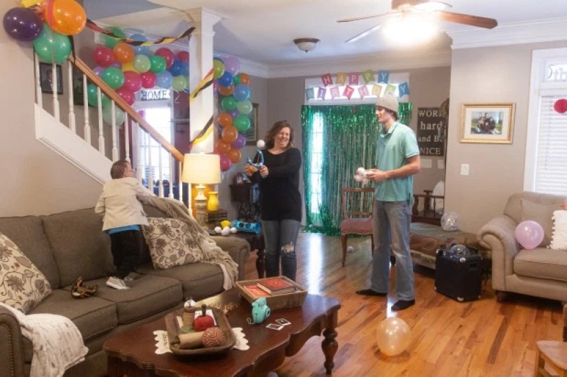 One of the smallest people on the planet celebrated his birthday with his younger two-meter brother