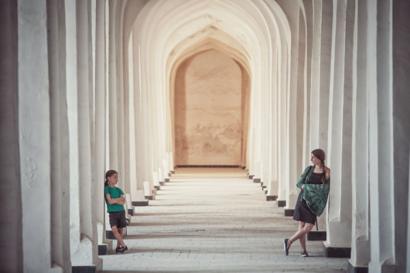 Oriental fairy tale: the photographer took the family on a motorcycle from Romania to Mongolia
