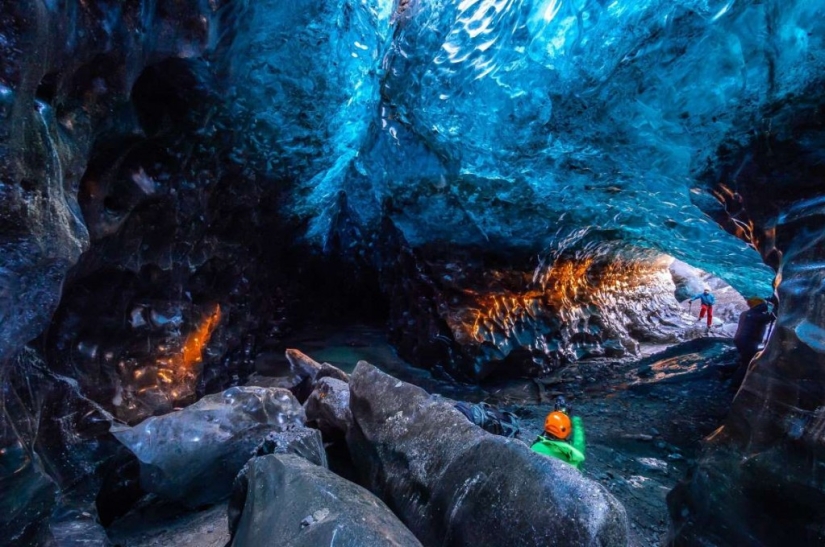 Otherworldly cave in Vatnajökull glacier Otherworldly cave in Vatnajökull glacier