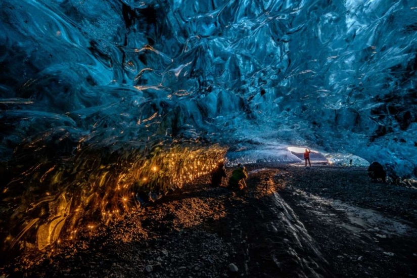 Otherworldly cave in Vatnajökull glacier Otherworldly cave in Vatnajökull glacier