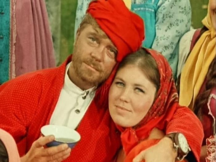 Otro final y negativa a rodar desnudo: lo que quedó detrás de escena del rodaje del "Sol Blanco del Desierto"