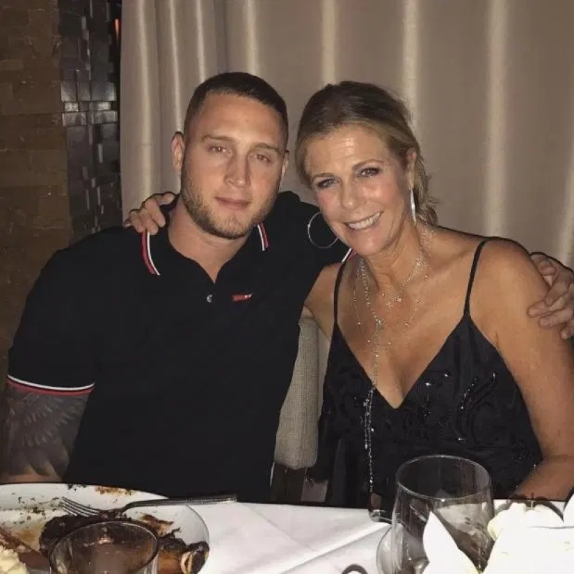 "Oveja negra": cómo el hijo de Tom Hanks se convirtió en una oveja negra en la familia de las estrellas