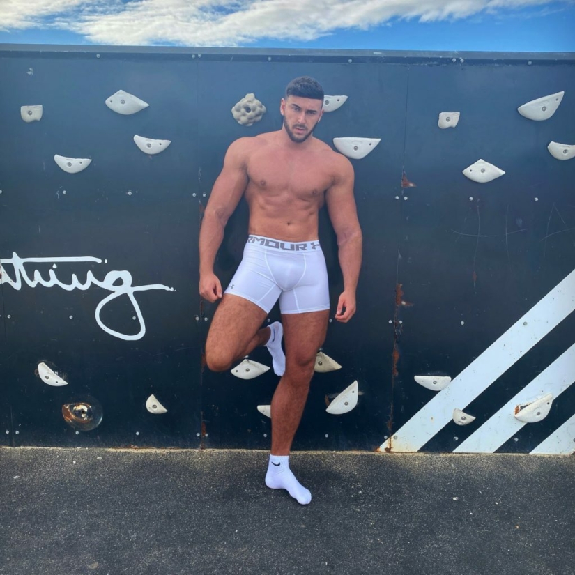 Papá e hijo han abierto un negocio familiar... página web para adultos solo fans