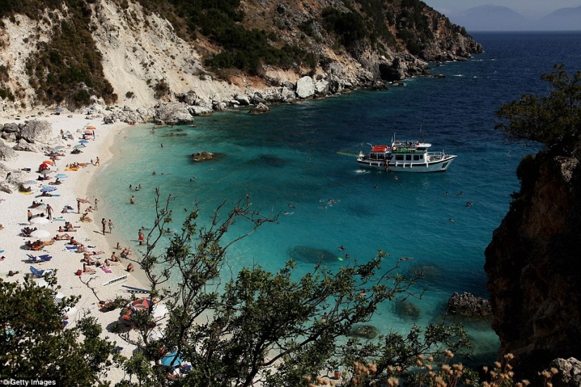 Paradisiacal places with the most transparent water in the world