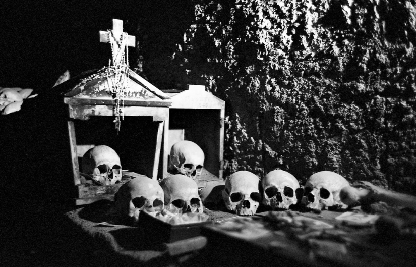 Paraíso habitado por demonios: todos los vicios de San Petersburgo en la lente de Robbie Mackintosh Paraíso habitado por demonios: todos los vicios de San Petersburgo en la lente de Robbie Mackintosh