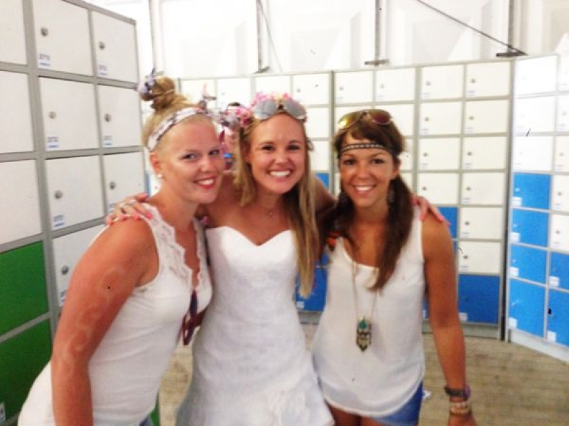 Pareja británica perdió sus fotos de boda, pero incluso se alegró de ello Pareja británica perdió sus fotos de boda, pero incluso se alegró de ello