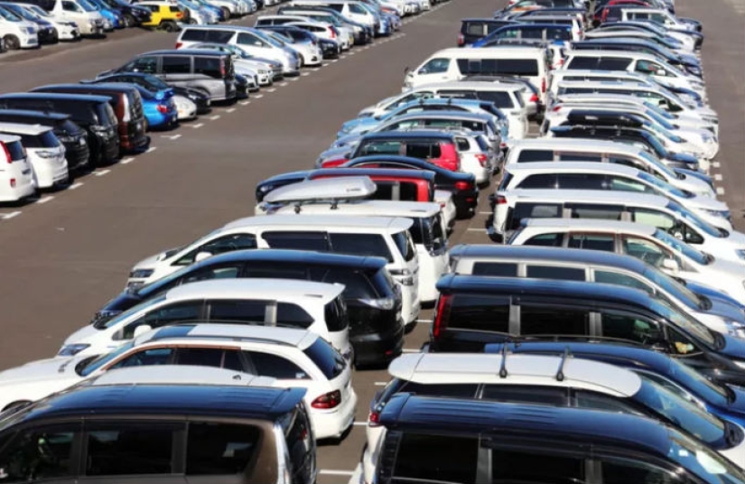 Parking strictly backwards, sleeping at work and other amazing oddities of Japan