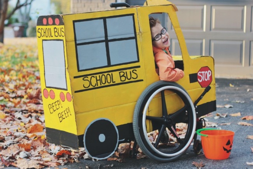Pasó por alto la ley en ruso: en Vladivostok, los muchachos fingieron ser un autobús en un puente cerrado a los peatones Pasó por alto la ley en ruso: en Vladivostok, los muchachos fingieron ser un autobús en un puente cerrado a los peatones