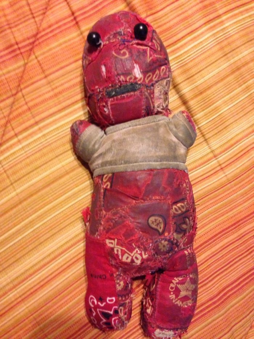 Past vs present: identical toys with an age difference of more than 25 years