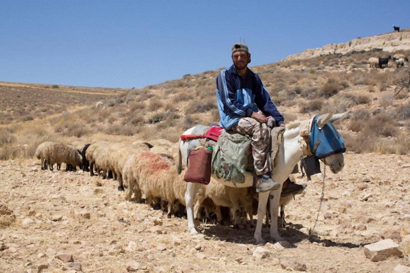 People in the lens of Brandon Stanton and their mini-stories