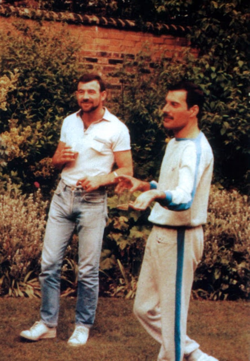 Personal photos of Freddie Mercury and his boyfriend of the 1980s Personal photos of Freddie Mercury and his boyfriend of the 1980s