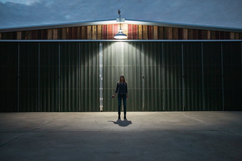 Photo project about sultry Texas women and their favorite weapons