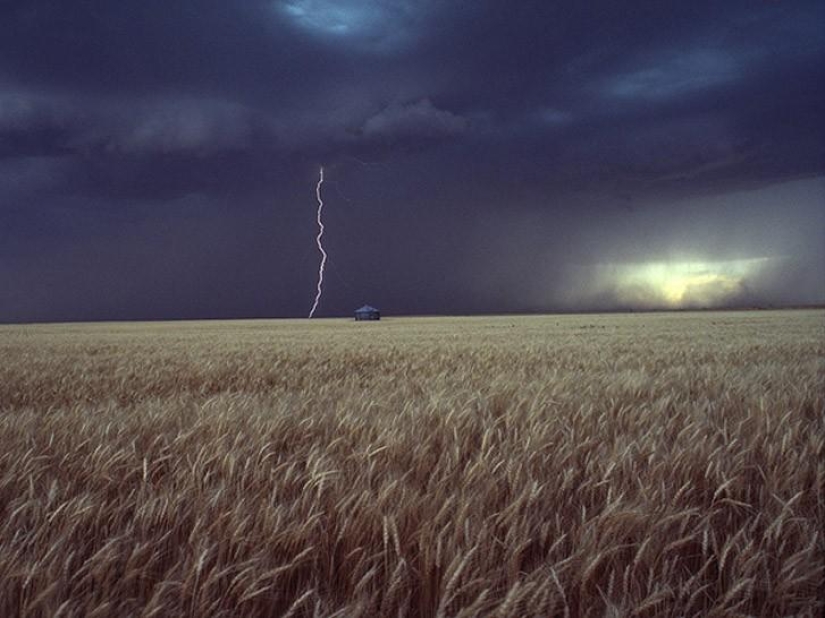 Photographing the weather Photographing the weather