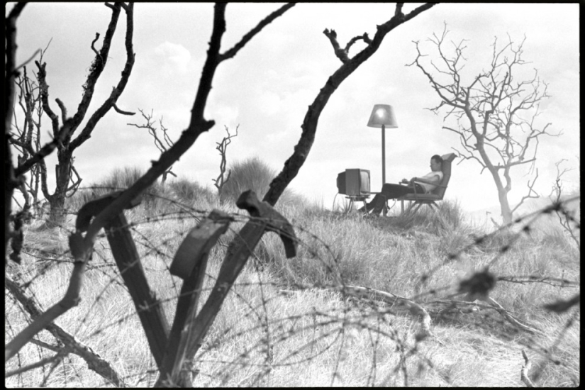 Photos from behind the scenes of the 1982 film Pink Floyd - The Wall