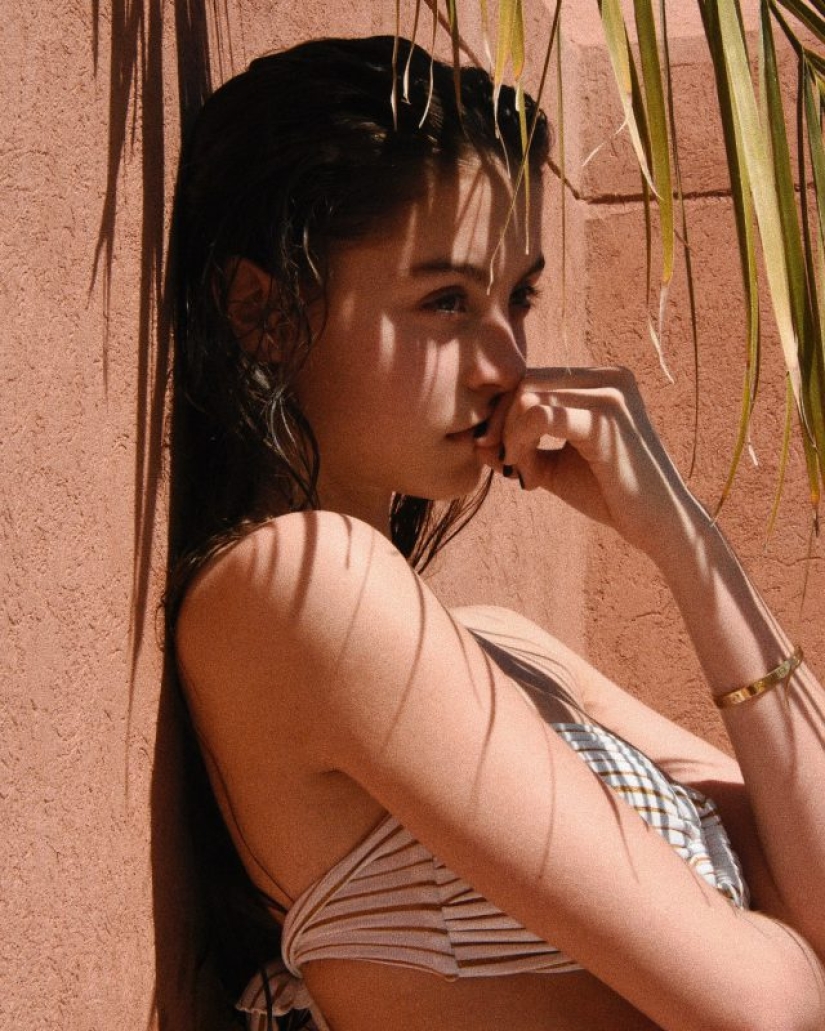 Photos of Catherine Zeta-Jones' 17-year-old daughter stunned netizens