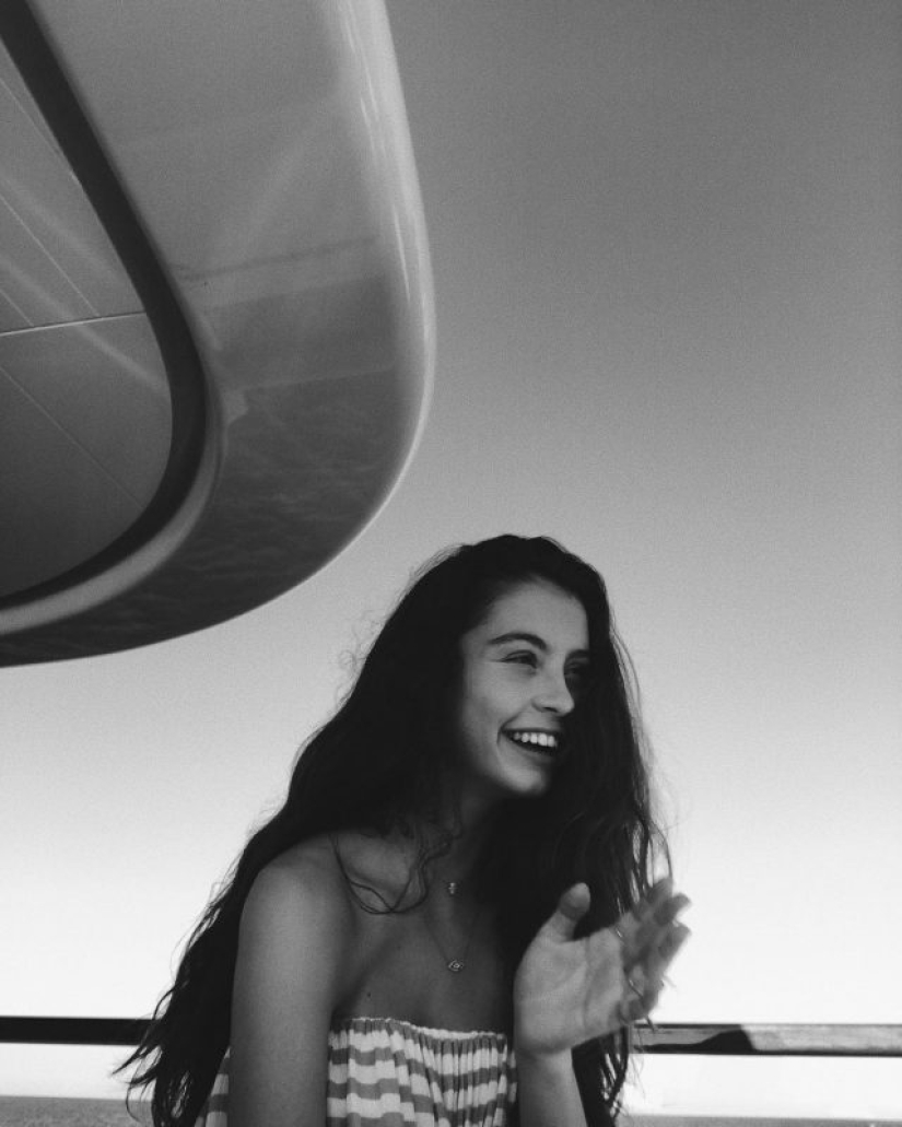 Photos of Catherine Zeta-Jones' 17-year-old daughter stunned netizens