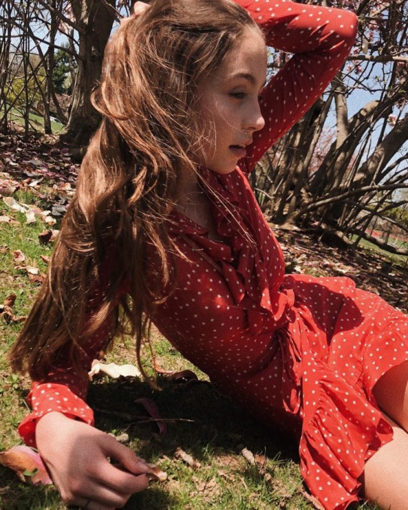 Photos of Catherine Zeta-Jones' 17-year-old daughter stunned netizens