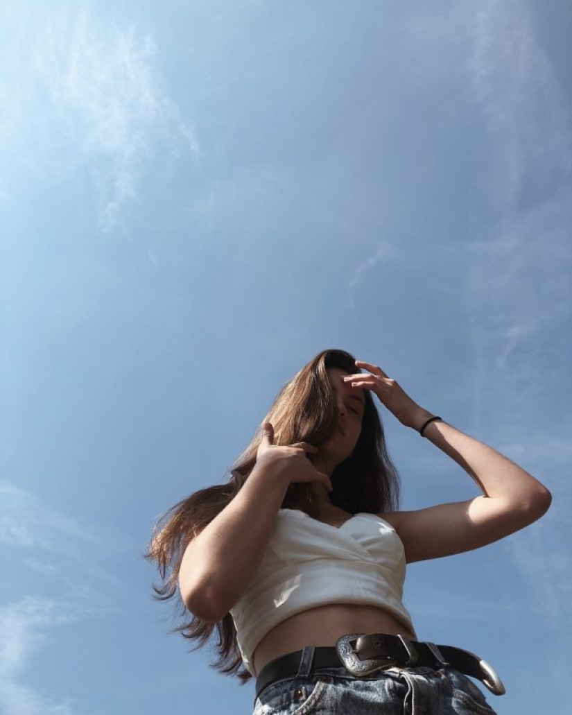 Photos of Catherine Zeta-Jones' 17-year-old daughter stunned netizens