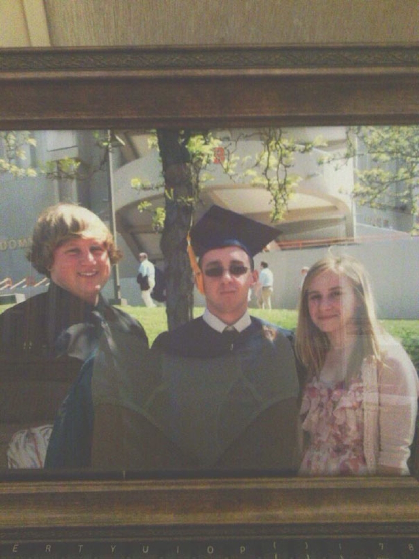 Photos that will bring you to tears if you look closely Photos that will bring you to tears if you look closely