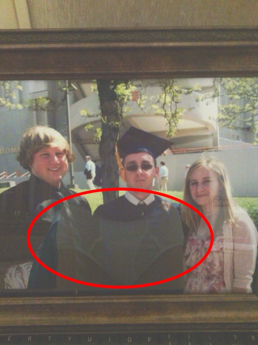 Photos that will bring you to tears if you look closely Photos that will bring you to tears if you look closely