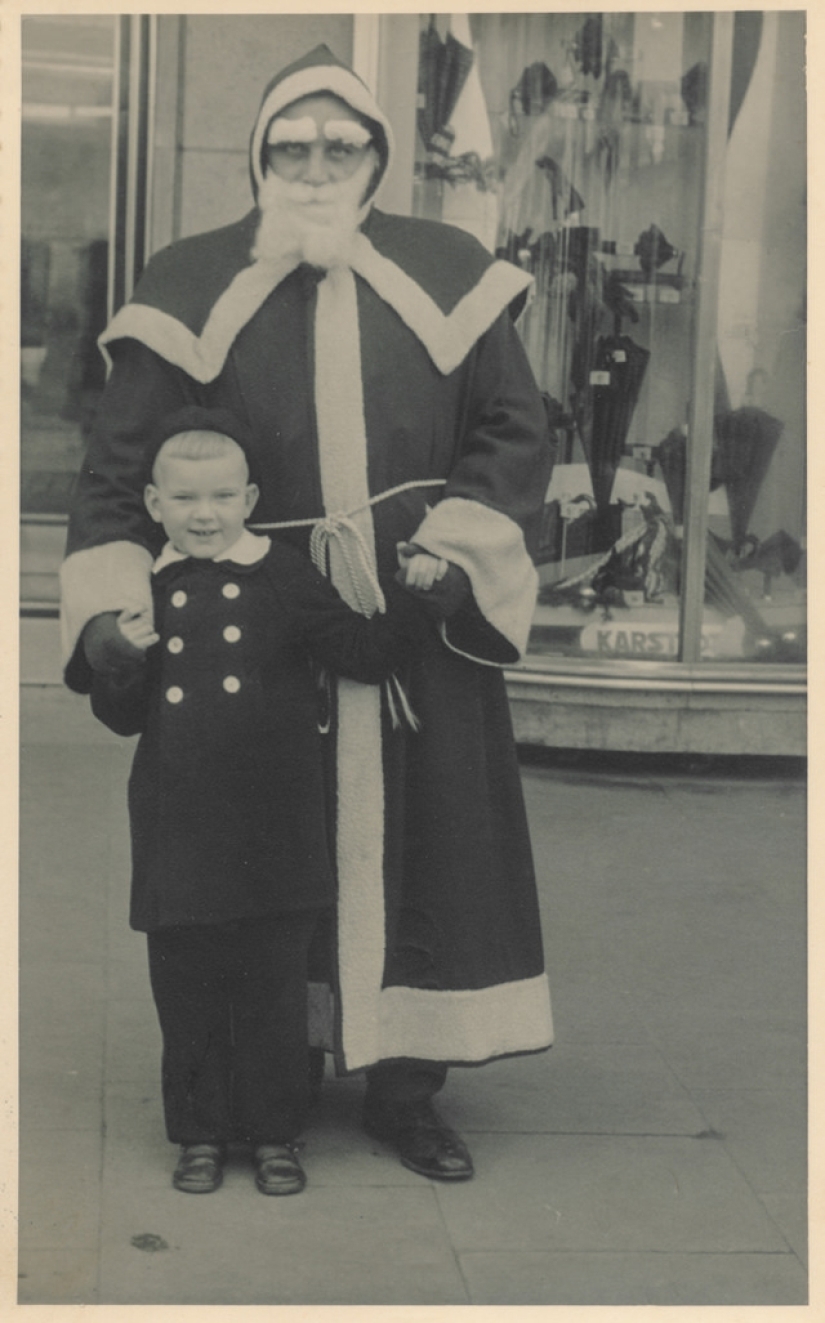 Photos with Santa Claus from the past that will make this man with a cotton wool beard afraid Photos with Santa Claus from the past that will make this man with a cotton wool beard afraid