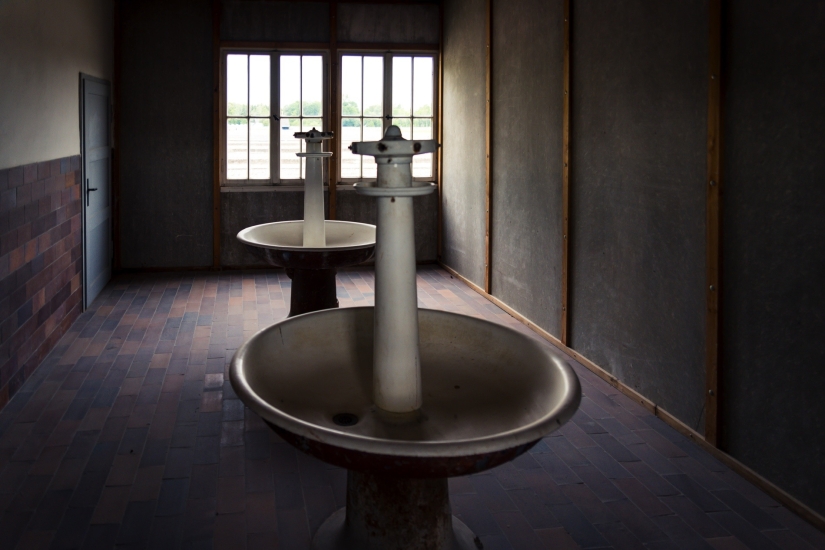 "Piensa en cómo morimos": una historia de terror en el campo de concentración de Dachau "Piensa en cómo morimos": una historia de terror en el campo de concentración de Dachau