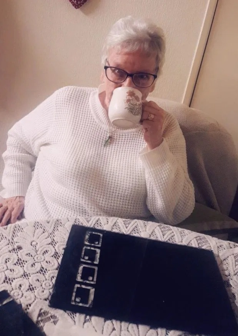 Piquant mistake: Granny accidentally bought 30 packs of condoms instead of tea, forgetting her glasses