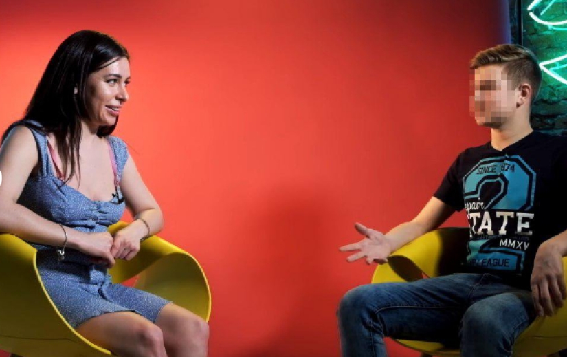 Pisó un elemento básico: el popular canal de YouTube Real Talk fue eliminado debido a la reunión de niños con un hombre gay Pisó un elemento básico: el popular canal de YouTube Real Talk fue eliminado debido a la reunión de niños con un hombre gay