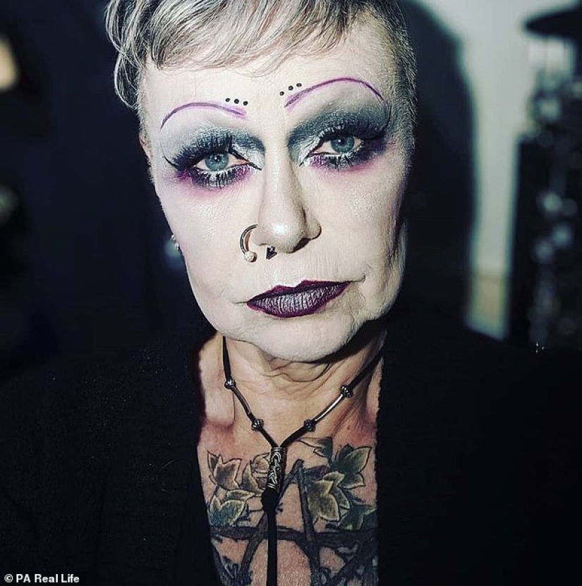 Plata ennegrecida: británico de 57 años se convirtió en gótico después de vencer al cáncer