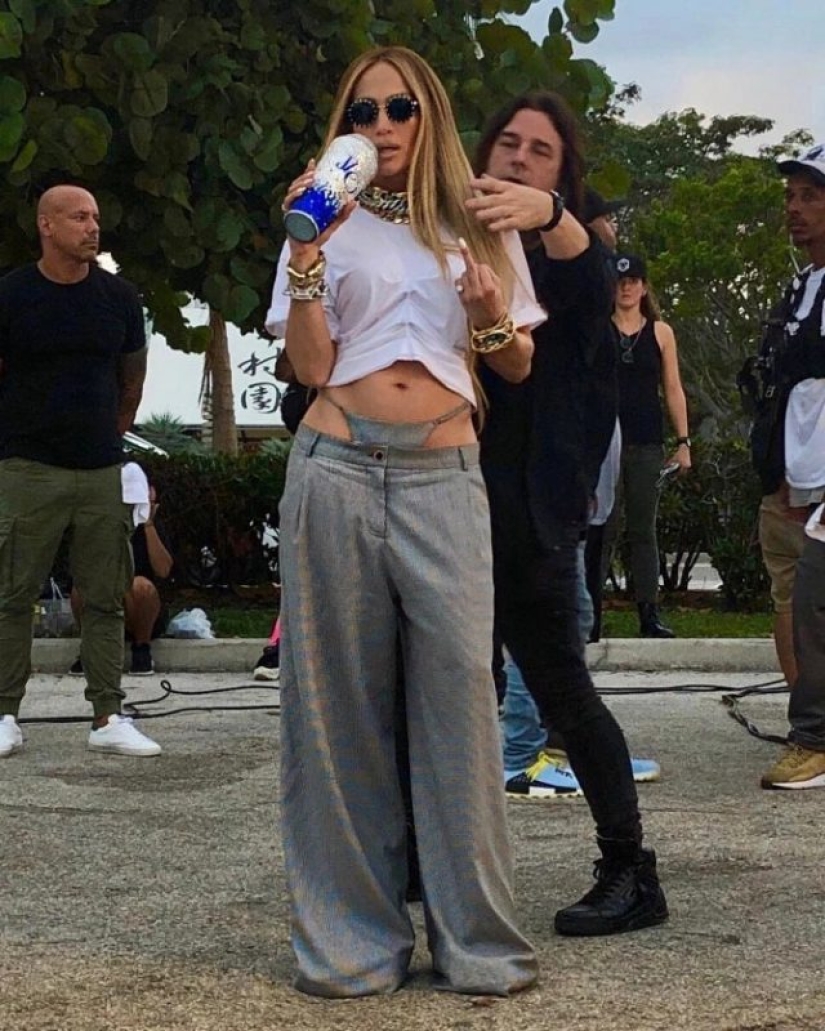 Playful thongs: the naughty fashion of the 90s is back Playful thongs: the naughty fashion of the 90s is back