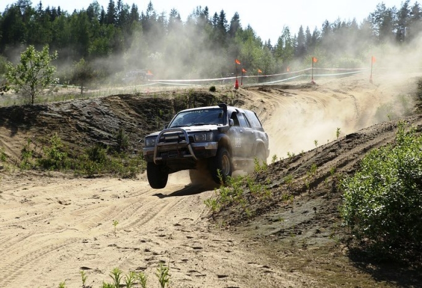 Pleasant off-road: how to enjoy the wild nature, but not to get your boots dirty too much