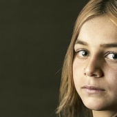 Poignant portraits of Pyrenean gypsies in the style of old paintings