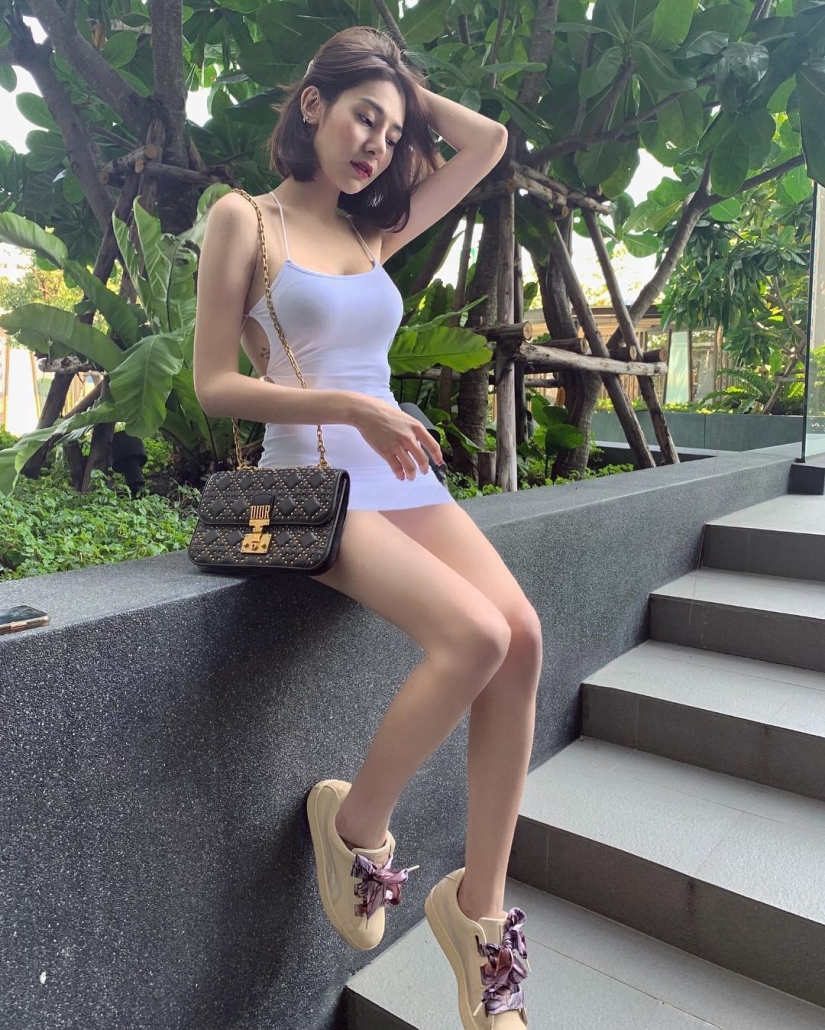 Pollo en asia Monatcha conquista los corazones de los hombres: 10+ foto