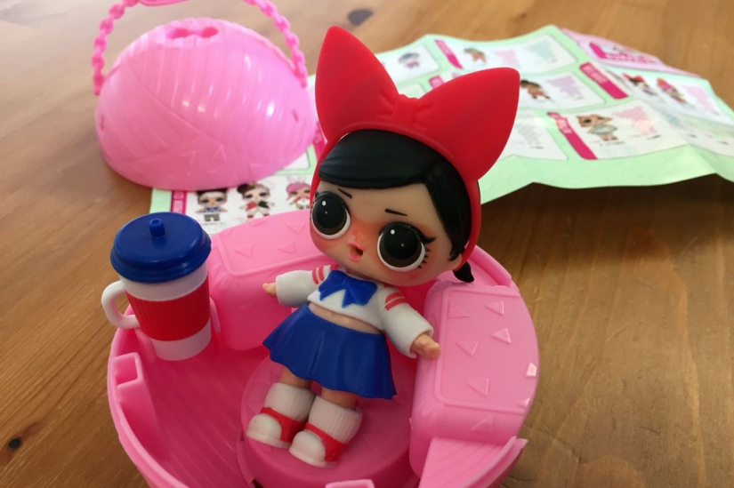 ¿Por qué a los niños les gusta tanto Kinder por 2,5 mil rublos, o qué es una muñeca L. O. L.?