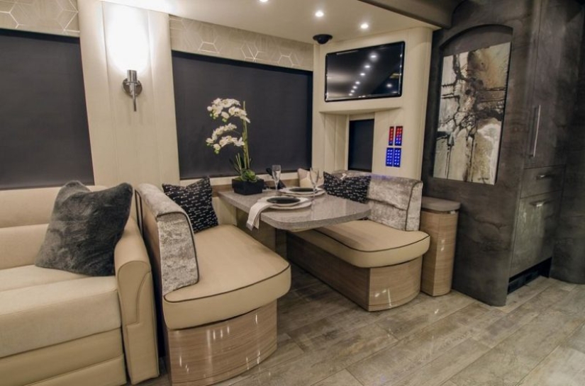 Porsche has introduced a mobile home for billionaires