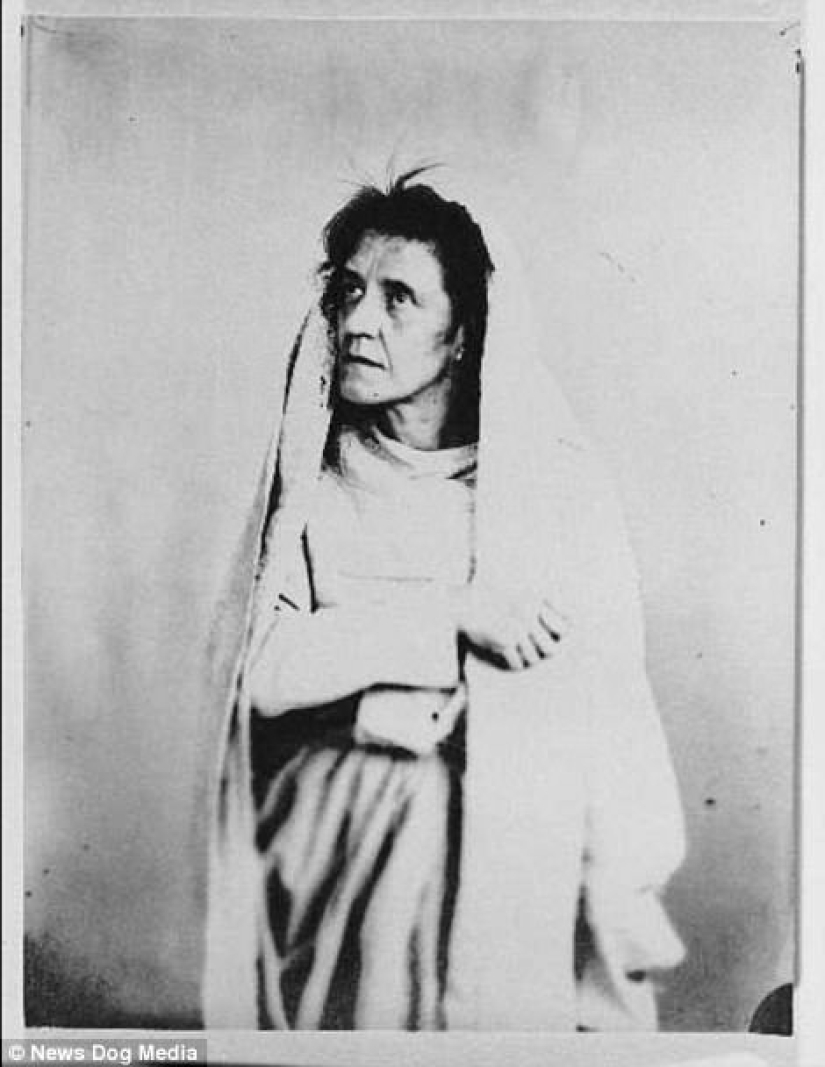 Portraits of "problem girls— - inhabitants of Bedlam Portraits of "problem girls— - inhabitants of Bedlam